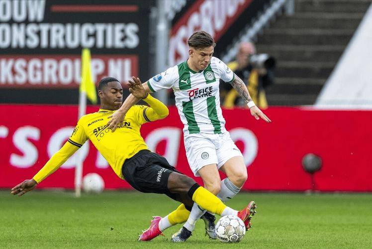 他符合他们 他符合他们