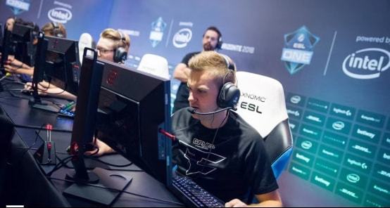 持的球员时 持的球员时